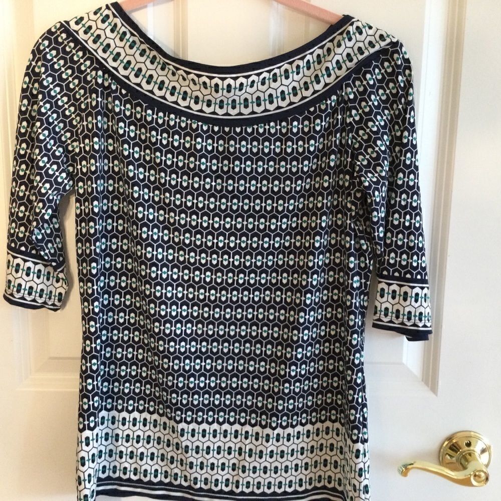 SALE BUY 2/$30. NWOT. MAX Studio Women’s M Navy & White Top